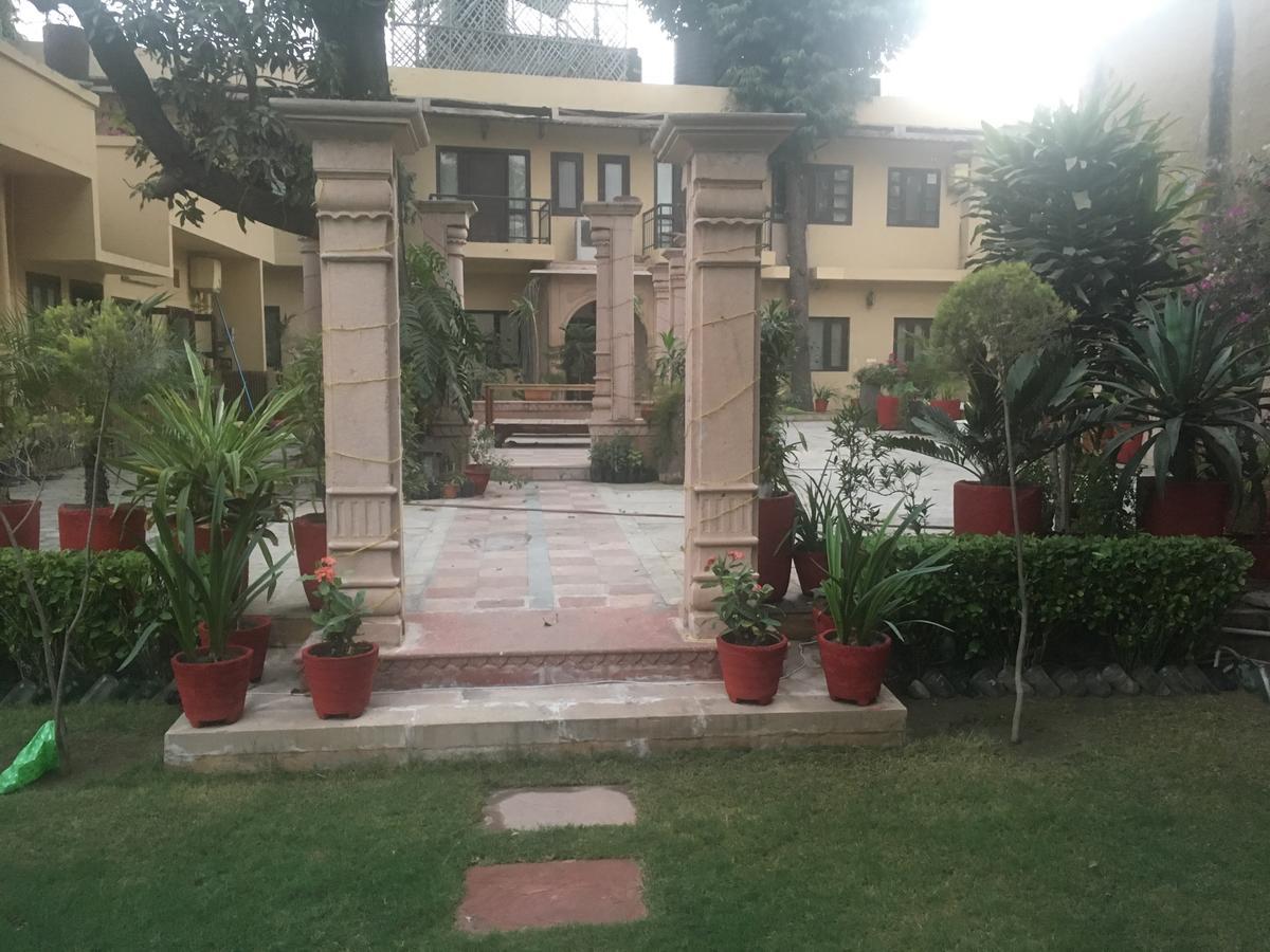 Bed and Breakfast Awtar Mansion Агра Экстерьер фото